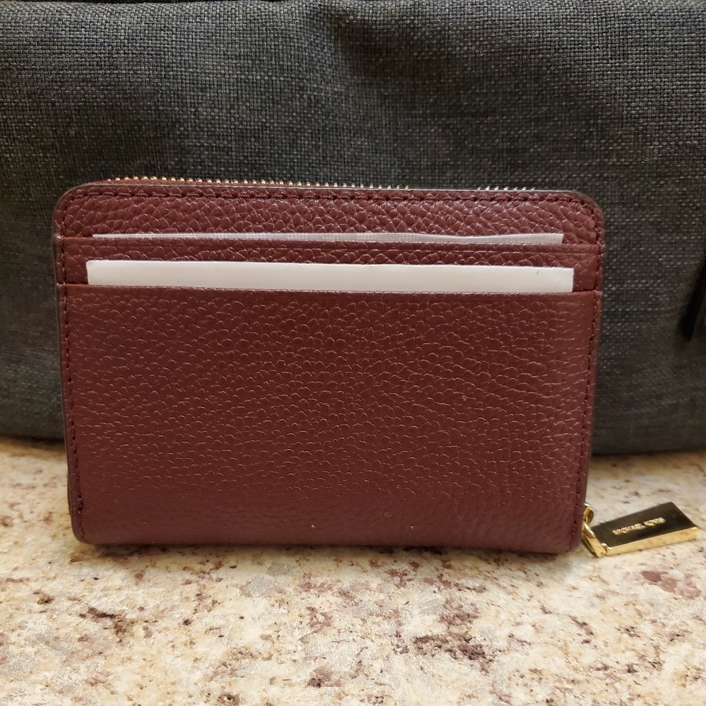 MK- Michael Kors (NEW) wallet - Picture 2 of 6